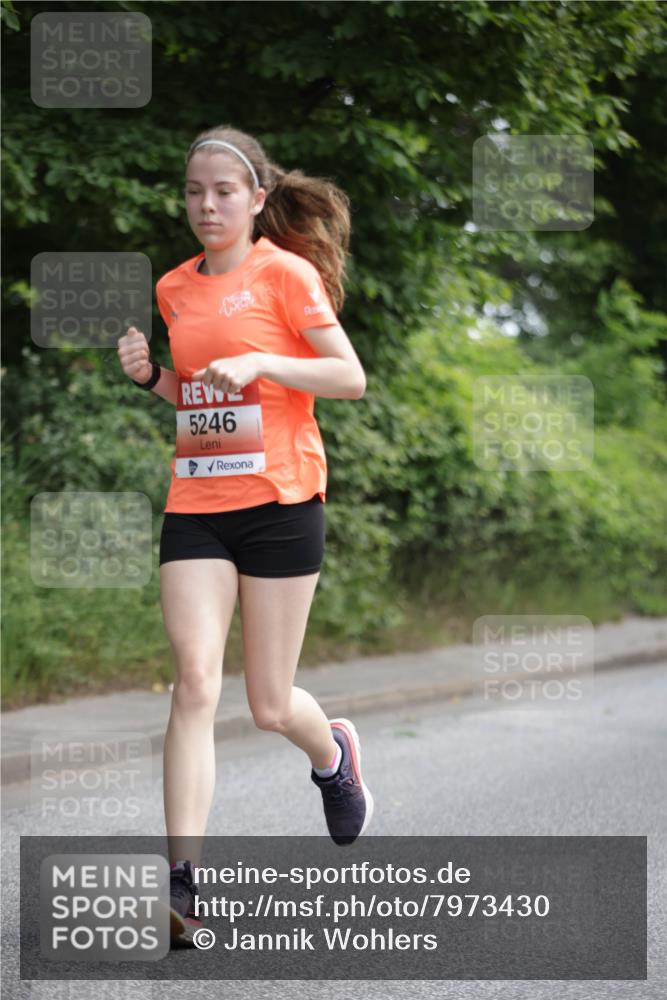 15.06.2025 - REWE Women's Run Jannik Wohlers http://msf.ph/oto/7973430 15.06.2025 10:08:03 Laufen 5246 meine-sportfotos.de