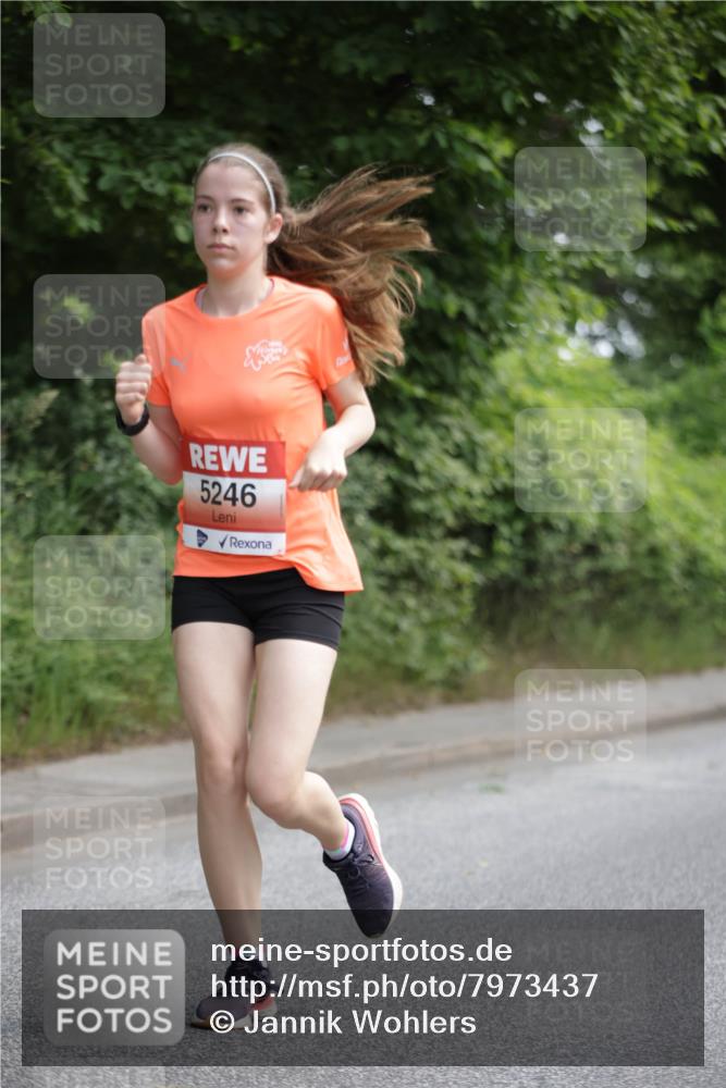 15.06.2025 - REWE Women's Run Jannik Wohlers http://msf.ph/oto/7973437 15.06.2025 10:08:03 Laufen 5246 meine-sportfotos.de
