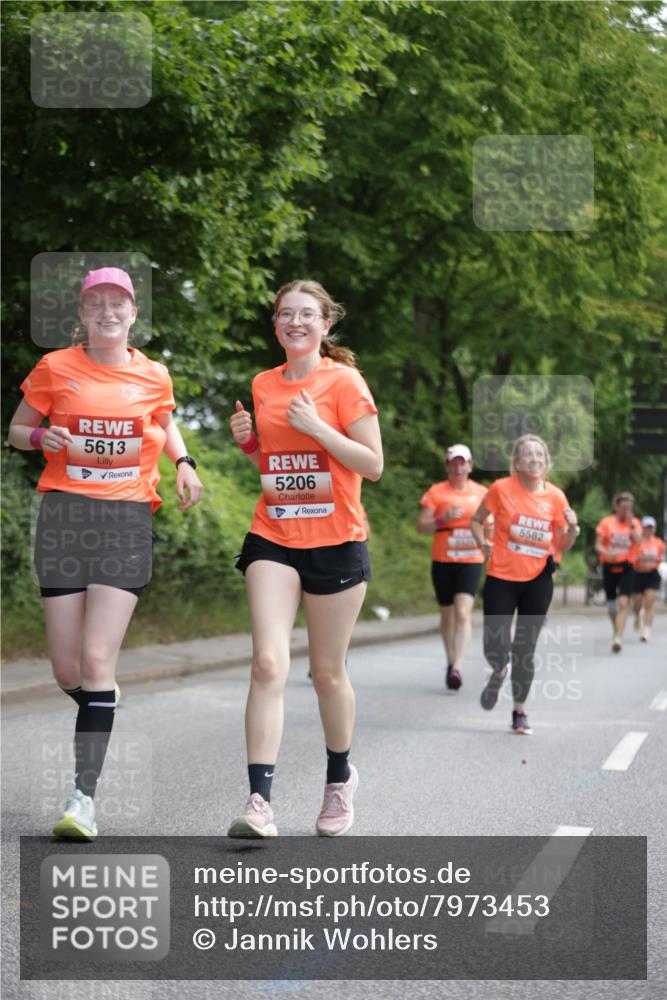 15.06.2025 - REWE Women's Run Jannik Wohlers http://msf.ph/oto/7973453 15.06.2025 10:08:06 Laufen 5613, 5206, 5582 meine-sportfotos.de