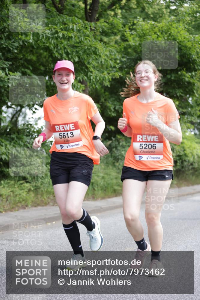 15.06.2025 - REWE Women's Run Jannik Wohlers http://msf.ph/oto/7973462 15.06.2025 10:08:08 Laufen 5613, 5206 meine-sportfotos.de