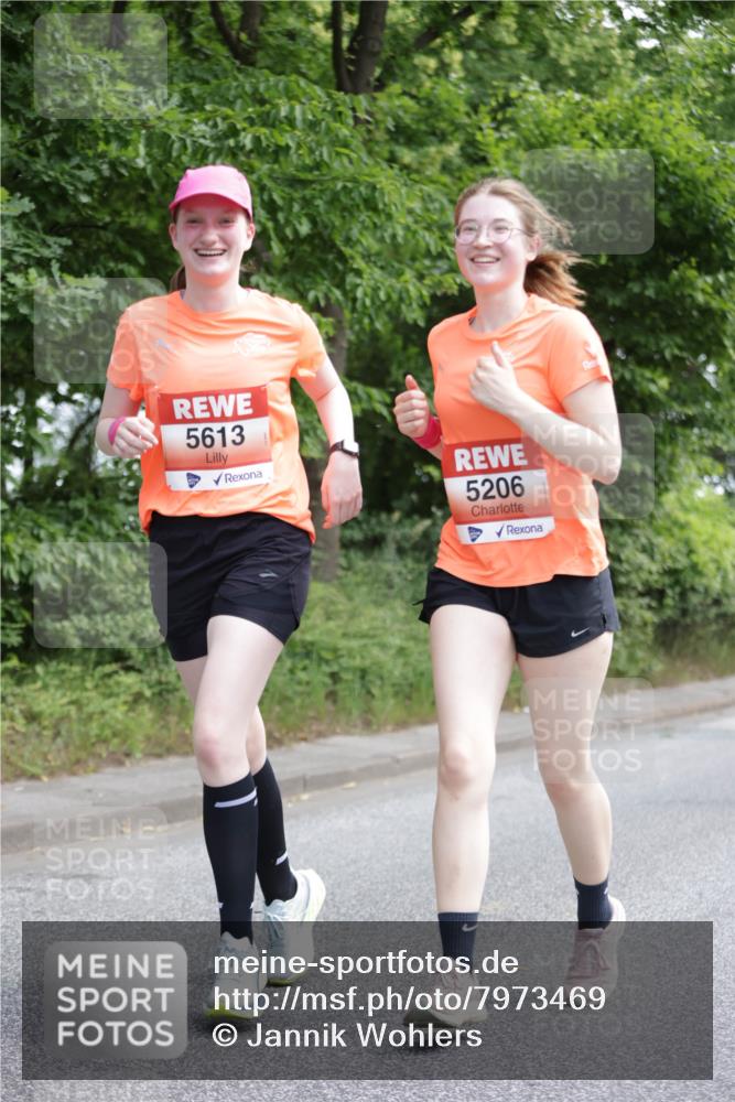 15.06.2025 - REWE Women's Run Jannik Wohlers http://msf.ph/oto/7973469 15.06.2025 10:08:08 Laufen 5613, 5206 meine-sportfotos.de