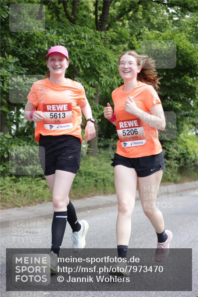 15.06.2025 - REWE Women's Run Jannik Wohlers http://msf.ph/oto/7973470 15.06.2025 10:08:08 Laufen 5613, 5206 meine-sportfotos.de