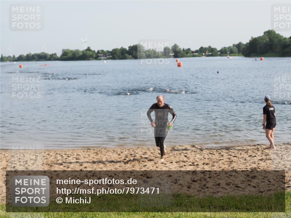 21.06.2025 - 27. Vierlanden-Triathlon MichiJ http://msf.ph/oto/7973471 15.06.2026 08:37:13 Schwimmen 187 meine-sportfotos.de