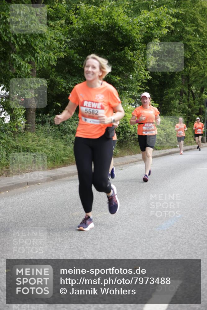15.06.2025 - REWE Women's Run Jannik Wohlers http://msf.ph/oto/7973488 15.06.2025 10:08:10 Laufen 5582, 5525 meine-sportfotos.de