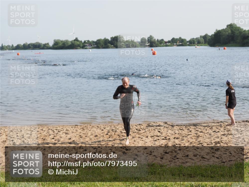 21.06.2025 - 27. Vierlanden-Triathlon MichiJ http://msf.ph/oto/7973495 15.06.2026 08:37:14 Schwimmen 187 meine-sportfotos.de