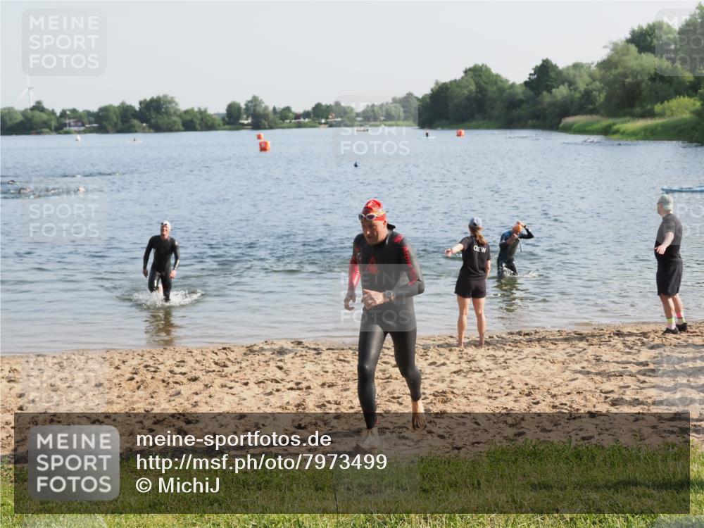 21.06.2025 - 27. Vierlanden-Triathlon MichiJ http://msf.ph/oto/7973499 15.06.2026 08:37:35 Schwimmen 9, 181 meine-sportfotos.de