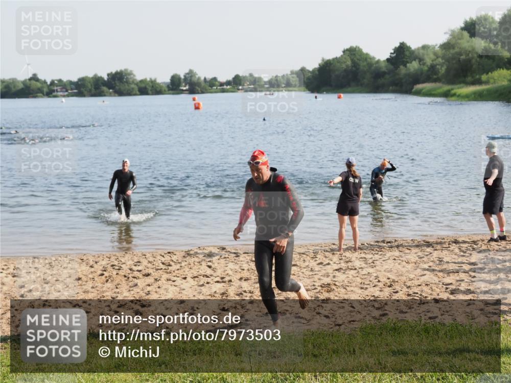 21.06.2025 - 27. Vierlanden-Triathlon MichiJ http://msf.ph/oto/7973503 15.06.2026 08:37:35 Schwimmen 9, 181 meine-sportfotos.de