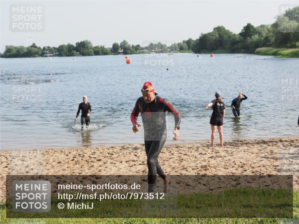 21.06.2025 - 27. Vierlanden-Triathlon MichiJ http://msf.ph/oto/7973512 15.06.2026 08:37:35 Schwimmen 9, 181 meine-sportfotos.de
