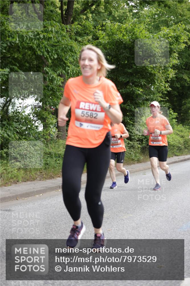 15.06.2025 - REWE Women's Run Jannik Wohlers http://msf.ph/oto/7973529 15.06.2025 10:08:10 Laufen 5582, 5292, 5525 meine-sportfotos.de