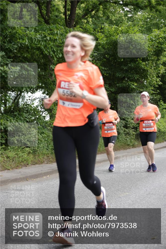 15.06.2025 - REWE Women's Run Jannik Wohlers http://msf.ph/oto/7973538 15.06.2025 10:08:10 Laufen 5582, 5292, 5525 meine-sportfotos.de