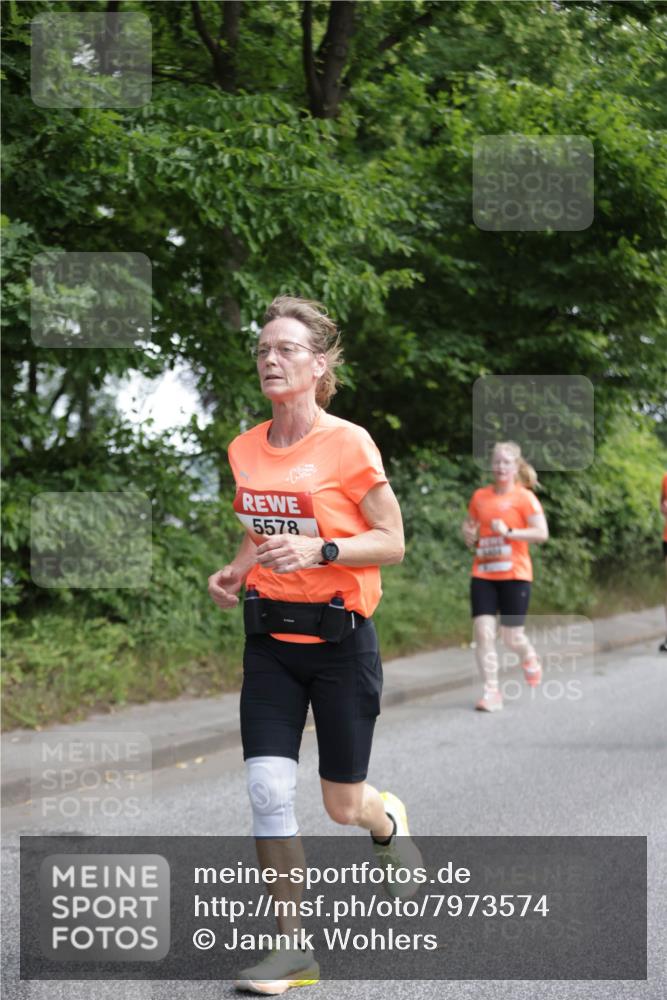 15.06.2025 - REWE Women's Run Jannik Wohlers http://msf.ph/oto/7973574 15.06.2025 10:08:16 Laufen 5578 meine-sportfotos.de