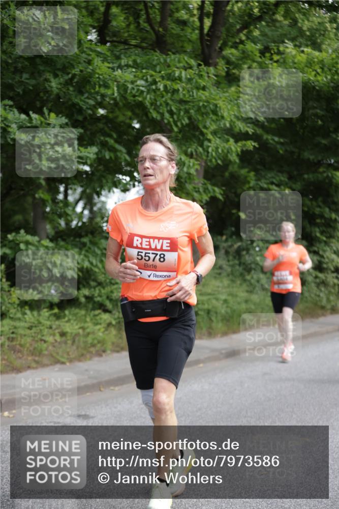 15.06.2025 - REWE Women's Run Jannik Wohlers http://msf.ph/oto/7973586 15.06.2025 10:08:16 Laufen 5578 meine-sportfotos.de