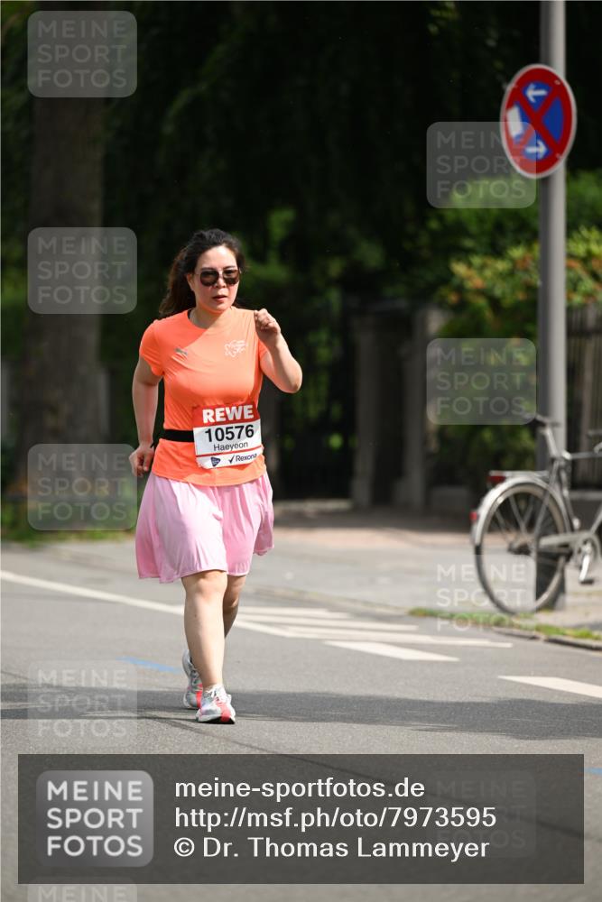 15.06.2025 - REWE Women's Run Dr. Thomas Lammeyer http://msf.ph/oto/7973595 15.06.2025 10:04:56 Laufen 10576 meine-sportfotos.de