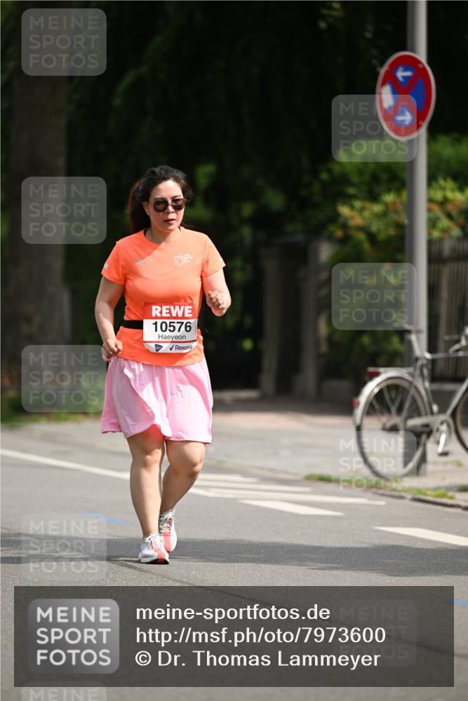 15.06.2025 - REWE Women's Run Dr. Thomas Lammeyer http://msf.ph/oto/7973600 15.06.2025 10:04:56 Laufen 10576 meine-sportfotos.de