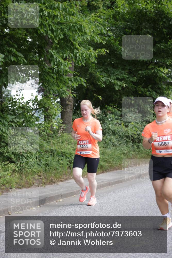15.06.2025 - REWE Women's Run Jannik Wohlers http://msf.ph/oto/7973603 15.06.2025 10:08:17 Laufen 5404, 5667 meine-sportfotos.de