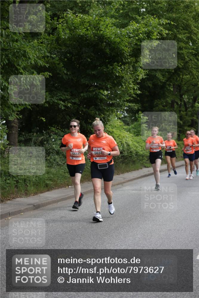 15.06.2025 - REWE Women's Run Jannik Wohlers http://msf.ph/oto/7973627 15.06.2025 10:08:24 Laufen 5651, 5624, 5370, 5322 meine-sportfotos.de