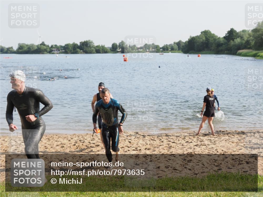 21.06.2025 - 27. Vierlanden-Triathlon MichiJ http://msf.ph/oto/7973635 15.06.2026 08:37:43 Schwimmen 9, 73, 171, 180, 181 meine-sportfotos.de
