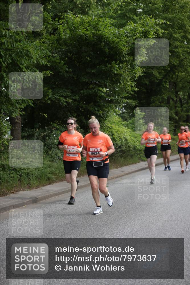 15.06.2025 - REWE Women's Run Jannik Wohlers http://msf.ph/oto/7973637 15.06.2025 10:08:24 Laufen 5651, 5624, 5370, 5098 meine-sportfotos.de