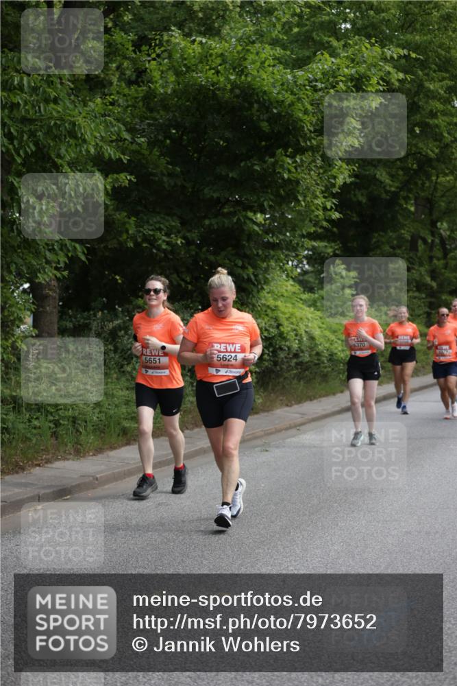 15.06.2025 - REWE Women's Run Jannik Wohlers http://msf.ph/oto/7973652 15.06.2025 10:08:24 Laufen 5651, 5624 meine-sportfotos.de