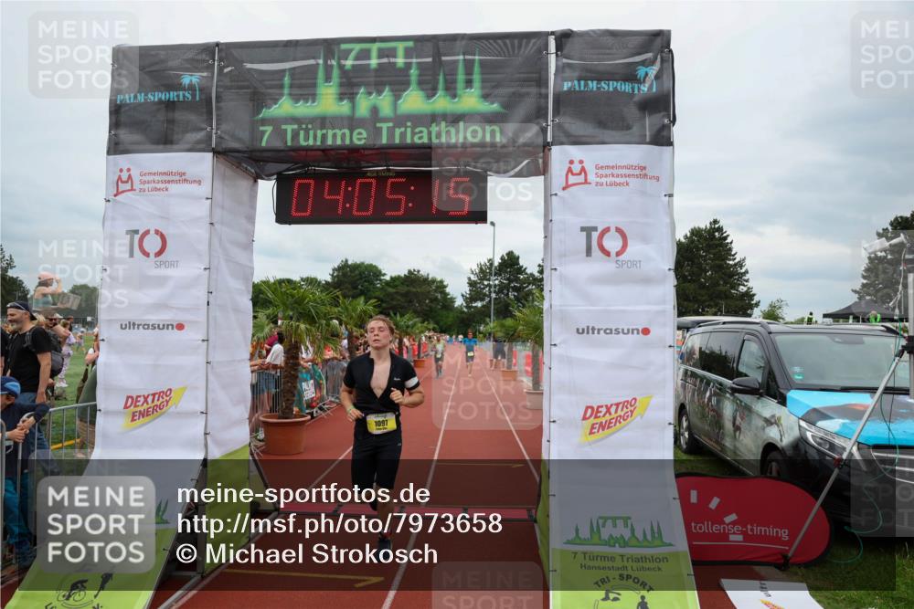 15.06.2025 - 7 Türme Triathlon Michael Strokosch http://msf.ph/oto/7973658 15.06.2025 14:05:14 Ziel 465, 1097 meine-sportfotos.de