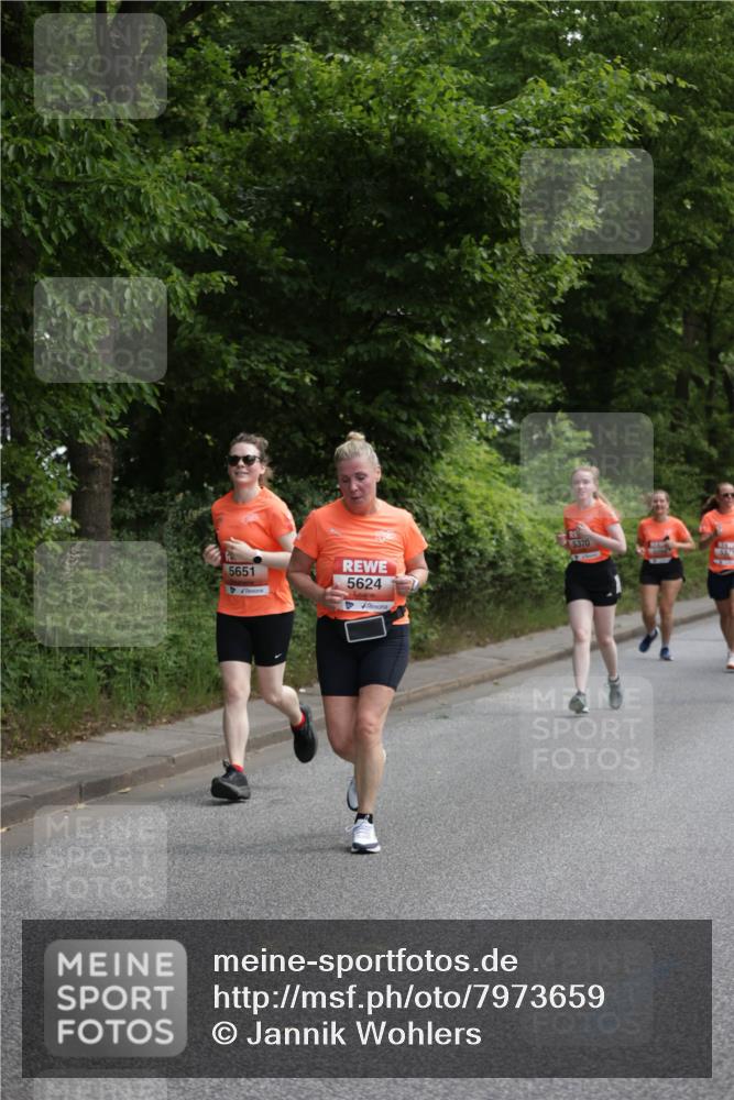 15.06.2025 - REWE Women's Run Jannik Wohlers http://msf.ph/oto/7973659 15.06.2025 10:08:24 Laufen 5651, 5624, 5370, 532 meine-sportfotos.de