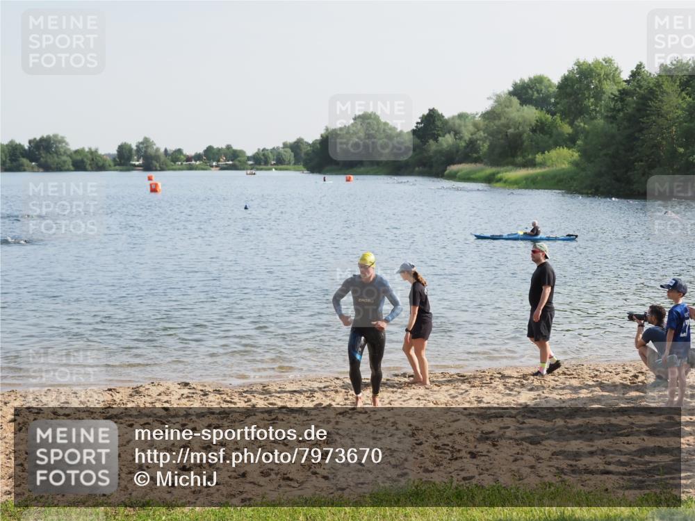 21.06.2025 - 27. Vierlanden-Triathlon MichiJ http://msf.ph/oto/7973670 15.06.2026 08:37:48 Schwimmen 73, 171, 180, 181 meine-sportfotos.de
