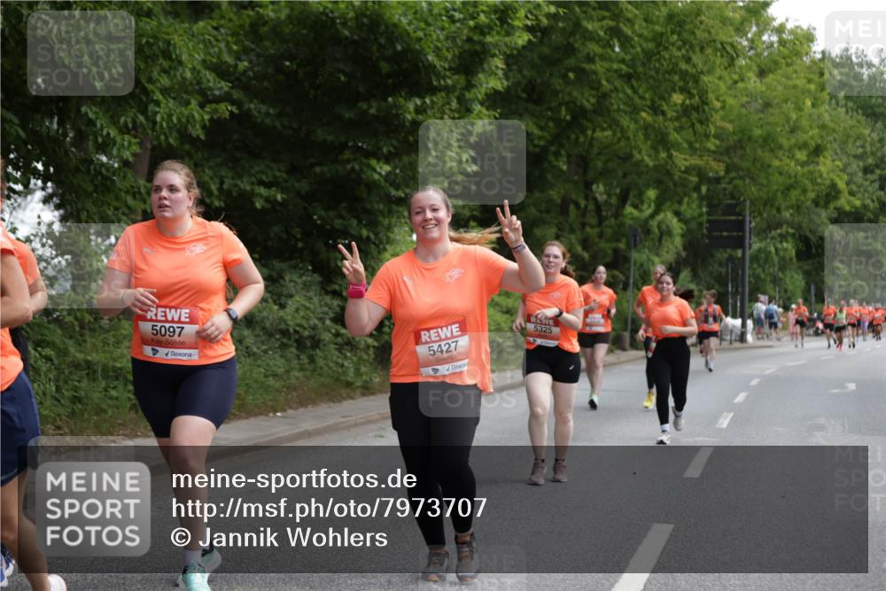 15.06.2025 - REWE Women's Run Jannik Wohlers http://msf.ph/oto/7973707 15.06.2025 10:08:30 Laufen 5097, 5427, 5325 meine-sportfotos.de