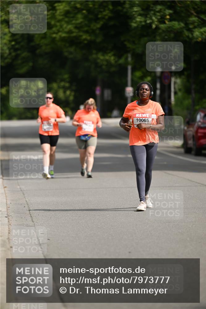 15.06.2025 - REWE Women's Run Dr. Thomas Lammeyer http://msf.ph/oto/7973777 15.06.2025 10:05:41 Laufen 10065 meine-sportfotos.de