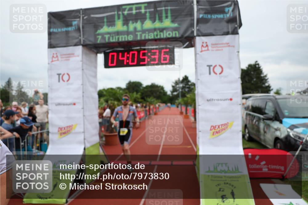 15.06.2025 - 7 Türme Triathlon Michael Strokosch http://msf.ph/oto/7973830 15.06.2025 14:05:36 Ziel 926, 1139, 1144 meine-sportfotos.de