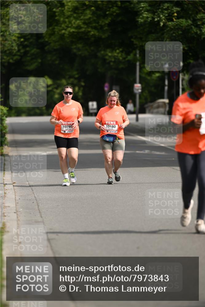 15.06.2025 - REWE Women's Run Dr. Thomas Lammeyer http://msf.ph/oto/7973843 15.06.2025 10:05:44 Laufen 10785, 10180 meine-sportfotos.de