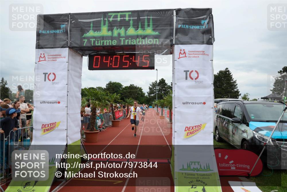 15.06.2025 - 7 Türme Triathlon Michael Strokosch http://msf.ph/oto/7973844 15.06.2025 14:05:45 Ziel 971, 1031 meine-sportfotos.de