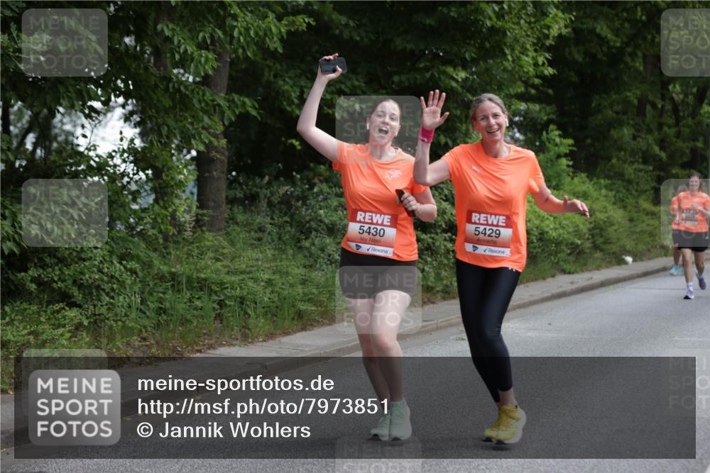 15.06.2025 - REWE Women's Run Jannik Wohlers http://msf.ph/oto/7973851 15.06.2025 10:08:35 Laufen 5430, 5429, 6229 meine-sportfotos.de