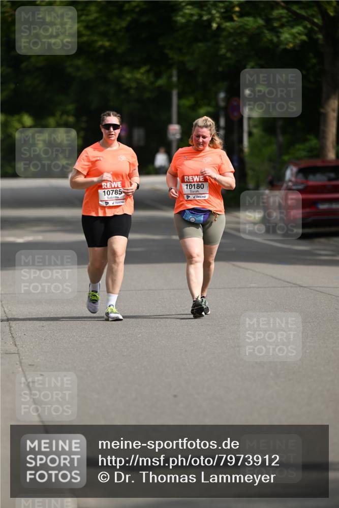 15.06.2025 - REWE Women's Run Dr. Thomas Lammeyer http://msf.ph/oto/7973912 15.06.2025 10:05:47 Laufen 10785, 10180 meine-sportfotos.de