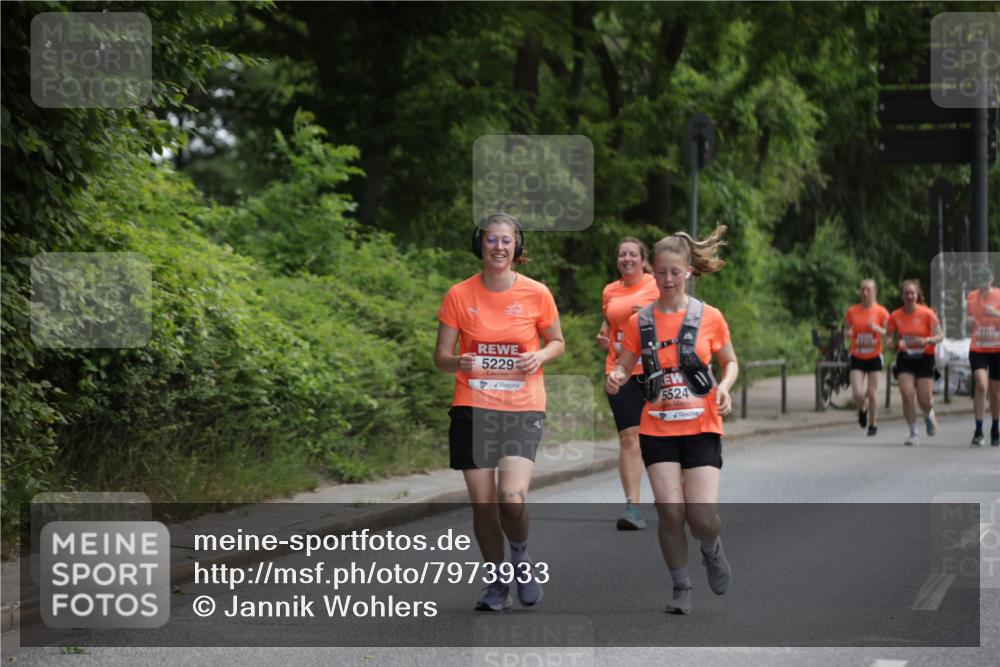 15.06.2025 - REWE Women's Run Jannik Wohlers http://msf.ph/oto/7973933 15.06.2025 10:08:38 Laufen 5229, 5524 meine-sportfotos.de