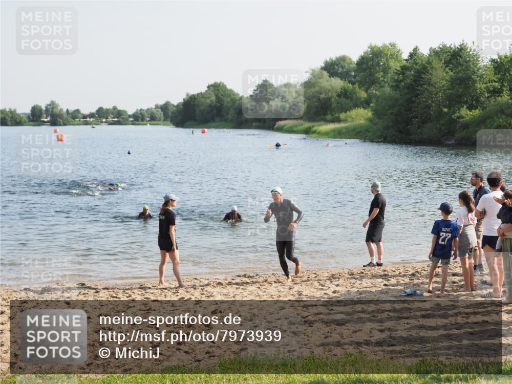 21.06.2025 - 27. Vierlanden-Triathlon MichiJ http://msf.ph/oto/7973939 15.06.2026 08:38:45 Schwimmen 2, 126, 182 meine-sportfotos.de