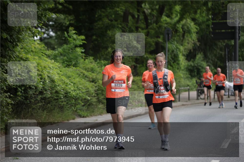 15.06.2025 - REWE Women's Run Jannik Wohlers http://msf.ph/oto/7973945 15.06.2025 10:08:38 Laufen 5229, 9294, 5524 meine-sportfotos.de