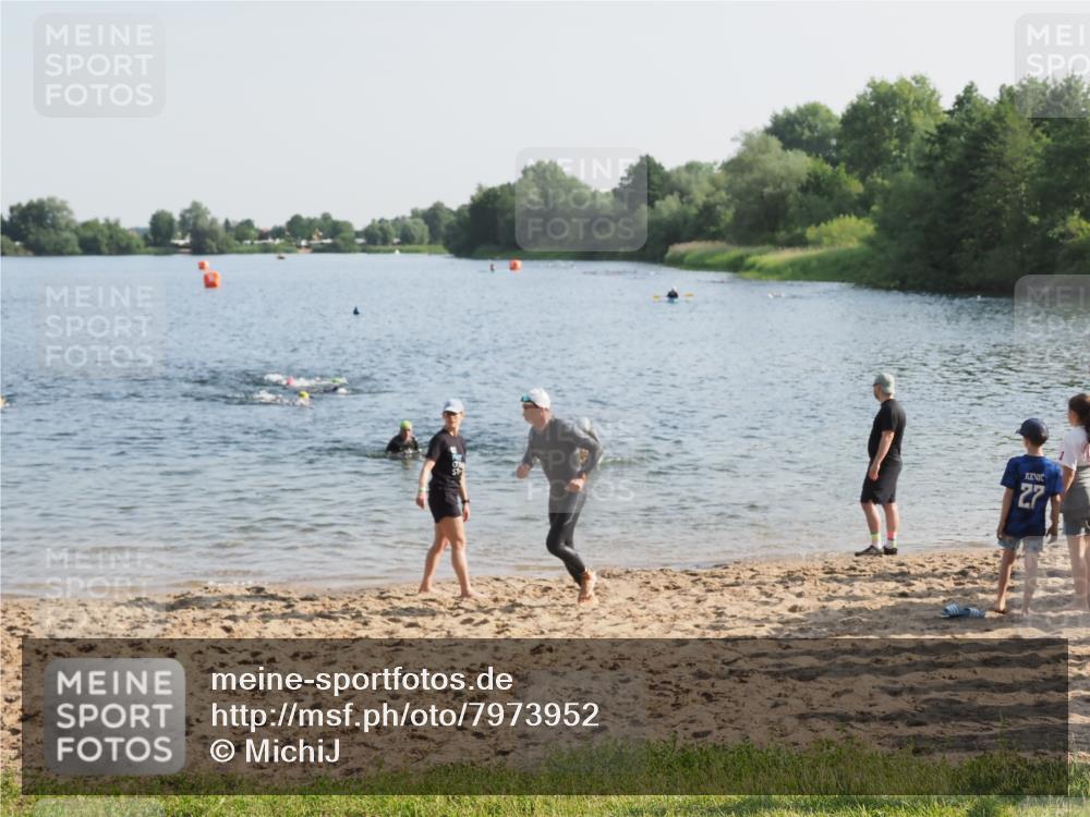 21.06.2025 - 27. Vierlanden-Triathlon MichiJ http://msf.ph/oto/7973952 15.06.2026 08:38:46 Schwimmen 2, 182 meine-sportfotos.de