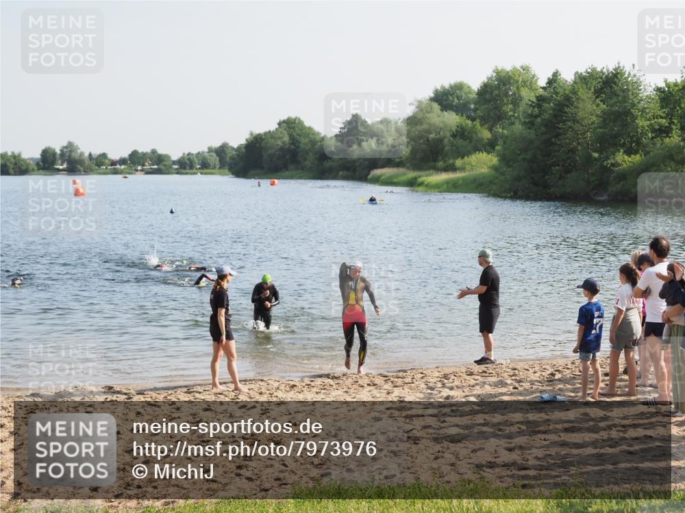 21.06.2025 - 27. Vierlanden-Triathlon MichiJ http://msf.ph/oto/7973976 15.06.2026 08:38:52 Schwimmen 94, 182 meine-sportfotos.de
