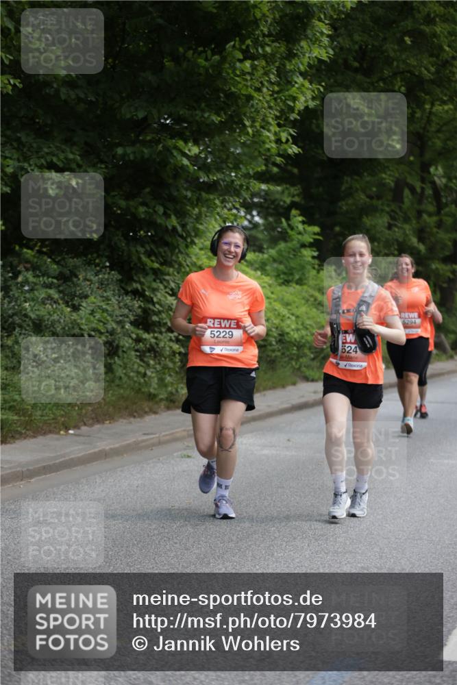 15.06.2025 - REWE Women's Run Jannik Wohlers http://msf.ph/oto/7973984 15.06.2025 10:08:40 Laufen 5229, 524, 5294 meine-sportfotos.de