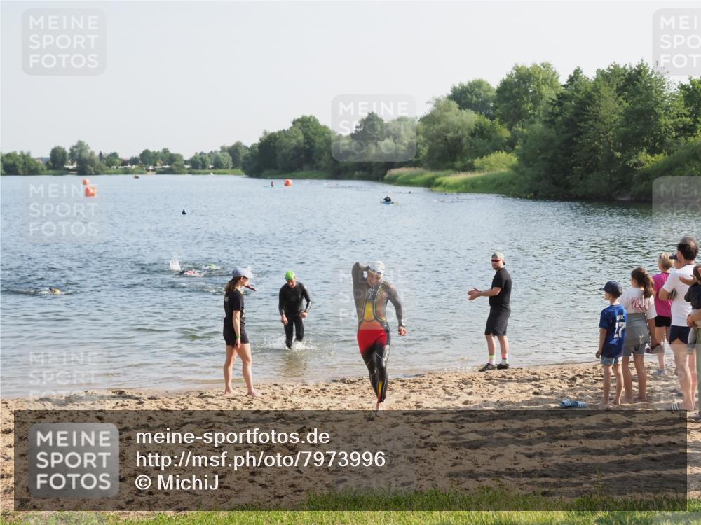 21.06.2025 - 27. Vierlanden-Triathlon MichiJ http://msf.ph/oto/7973996 15.06.2026 08:38:54 Schwimmen 94, 182 meine-sportfotos.de