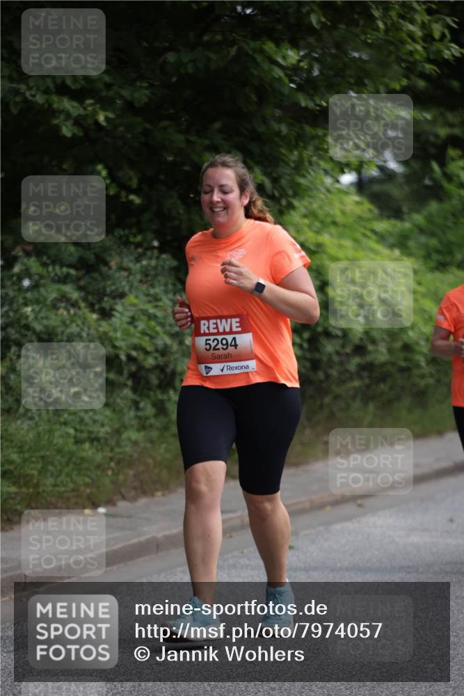 15.06.2025 - REWE Women's Run Jannik Wohlers http://msf.ph/oto/7974057 15.06.2025 10:08:44 Laufen 5294 meine-sportfotos.de