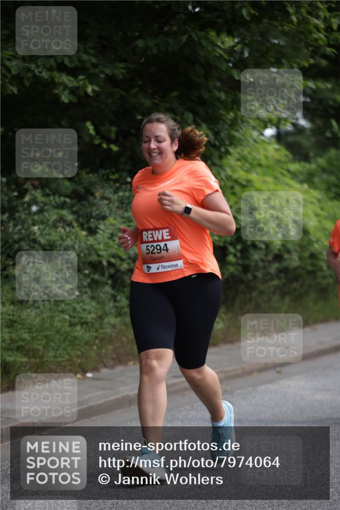 15.06.2025 - REWE Women's Run Jannik Wohlers http://msf.ph/oto/7974064 15.06.2025 10:08:44 Laufen 5294 meine-sportfotos.de