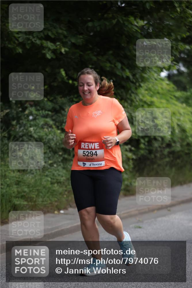 15.06.2025 - REWE Women's Run Jannik Wohlers http://msf.ph/oto/7974076 15.06.2025 10:08:44 Laufen 5294 meine-sportfotos.de