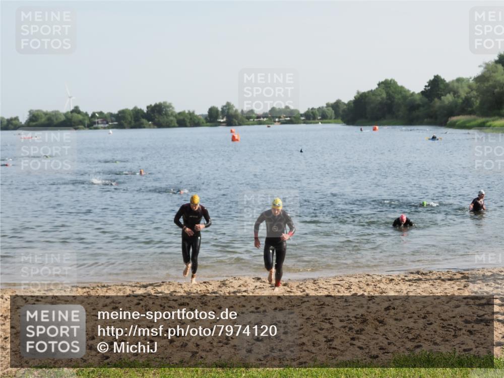 21.06.2025 - 27. Vierlanden-Triathlon MichiJ http://msf.ph/oto/7974120 15.06.2026 08:39:08 Schwimmen 77, 120, 165 meine-sportfotos.de