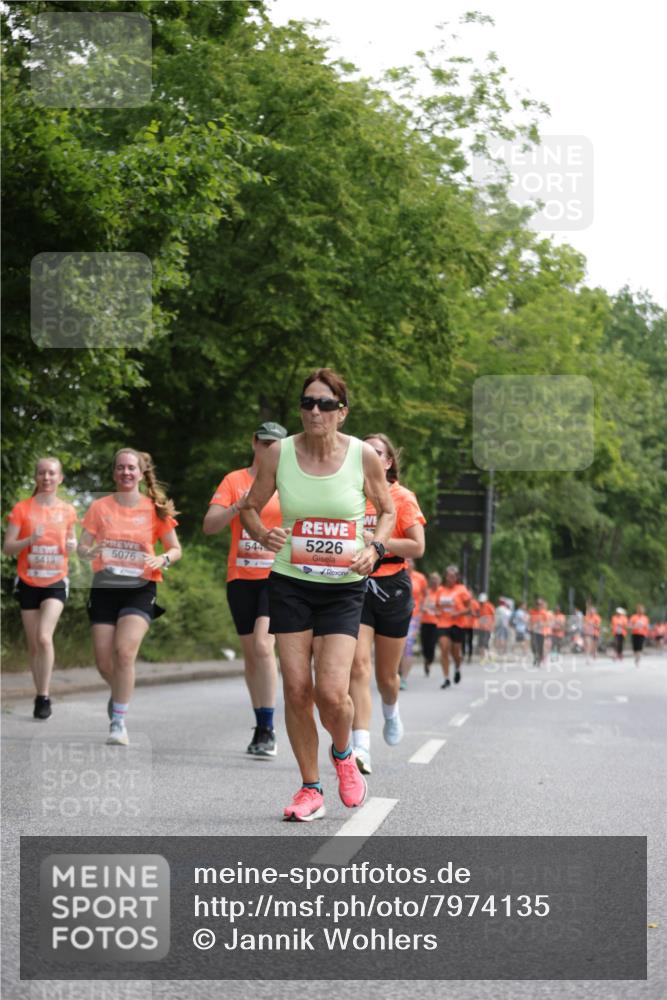 15.06.2025 - REWE Women's Run Jannik Wohlers http://msf.ph/oto/7974135 15.06.2025 10:08:50 Laufen 5419, 5076, 544, 5226 meine-sportfotos.de
