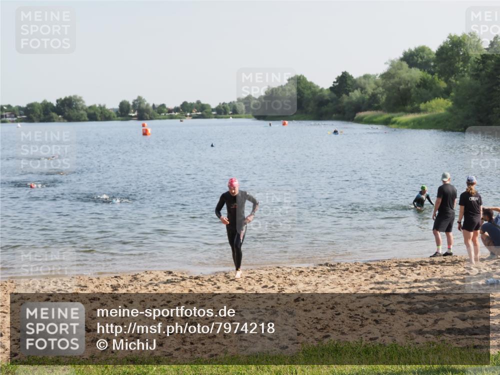 21.06.2025 - 27. Vierlanden-Triathlon MichiJ http://msf.ph/oto/7974218 15.06.2026 08:39:16 Schwimmen 120, 132, 165 meine-sportfotos.de
