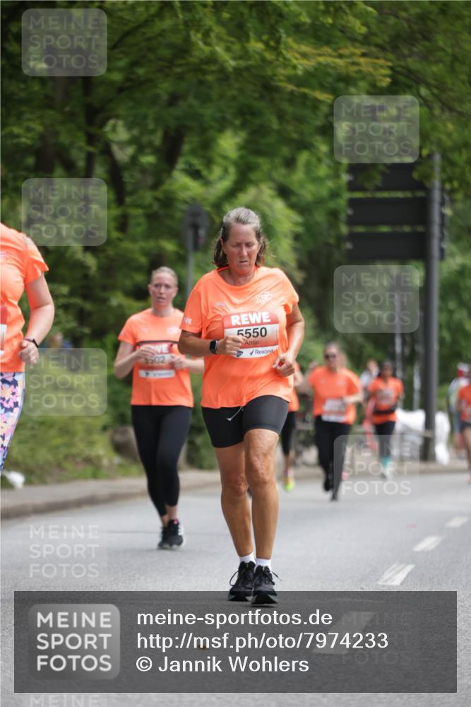 15.06.2025 - REWE Women's Run Jannik Wohlers http://msf.ph/oto/7974233 15.06.2025 10:08:56 Laufen 3502, 5550 meine-sportfotos.de