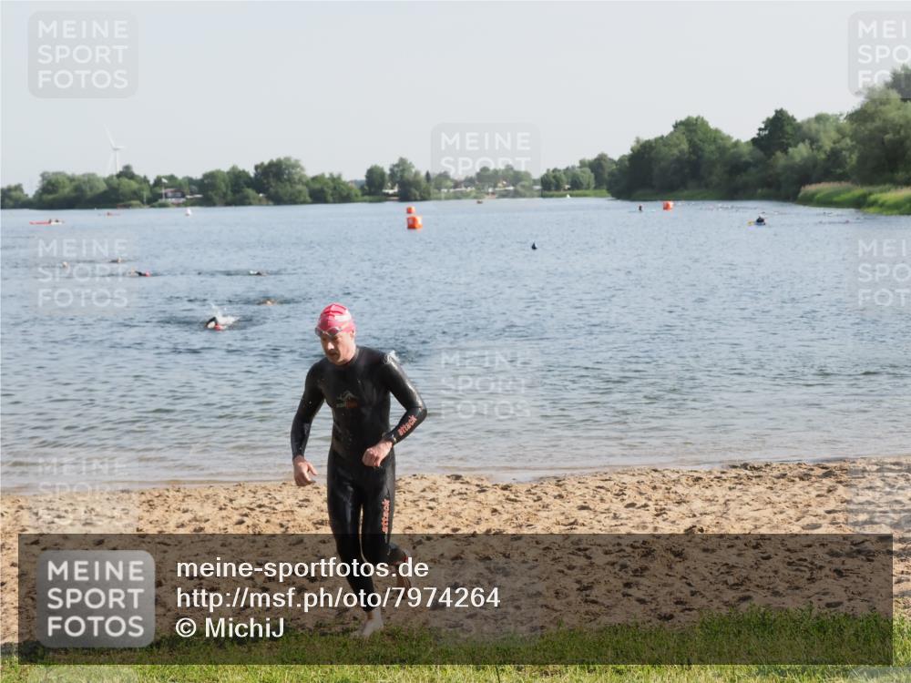 21.06.2025 - 27. Vierlanden-Triathlon MichiJ http://msf.ph/oto/7974264 15.06.2026 08:39:18 Schwimmen 120, 132, 165 meine-sportfotos.de