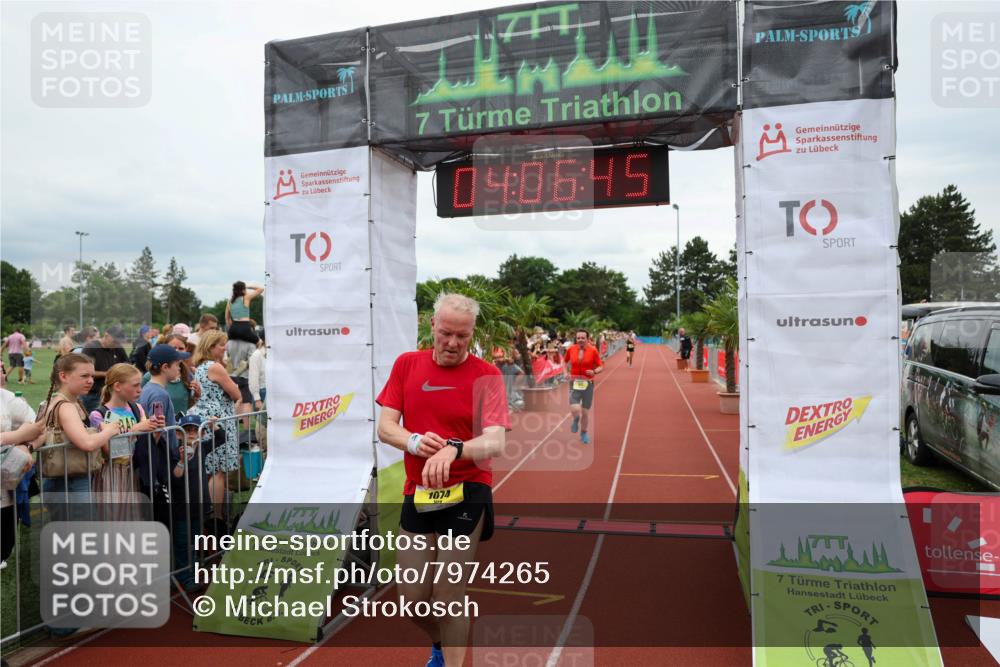 15.06.2025 - 7 Türme Triathlon Michael Strokosch http://msf.ph/oto/7974265 15.06.2025 14:06:44 Ziel 311, 807, 1074 meine-sportfotos.de