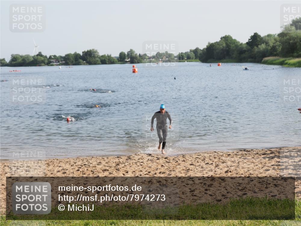 21.06.2025 - 27. Vierlanden-Triathlon MichiJ http://msf.ph/oto/7974273 15.06.2026 08:39:31 Schwimmen 168 meine-sportfotos.de